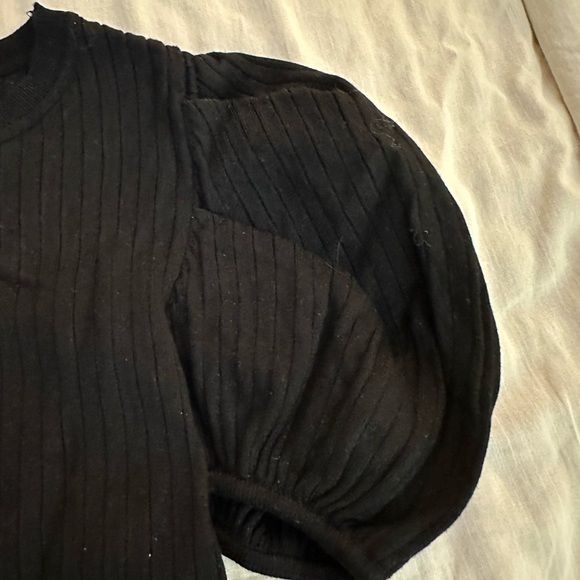 Zara Ribbed Knit top puff sleeve - Picture 3 of 4